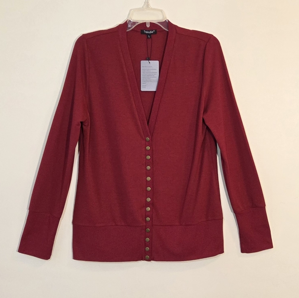 NWT Traleubie V-neck Long Sleeve Sweater